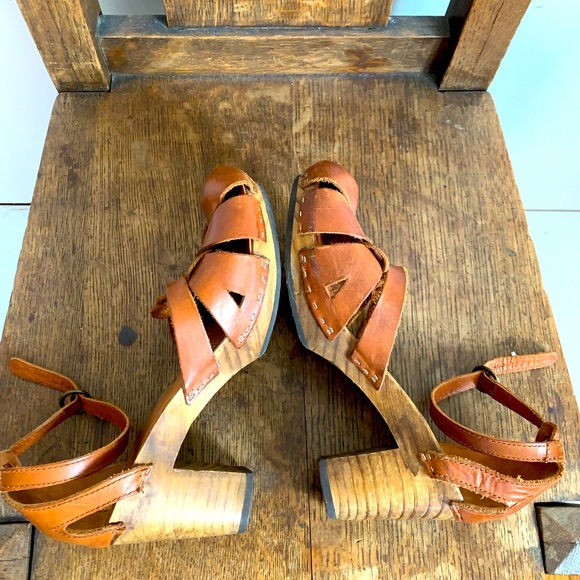STUNNING 1970’s Wooden Stacked Heel Sandals, Gorgeous Leather 🤎 and Wood 🤎 - Picture 13 of 14